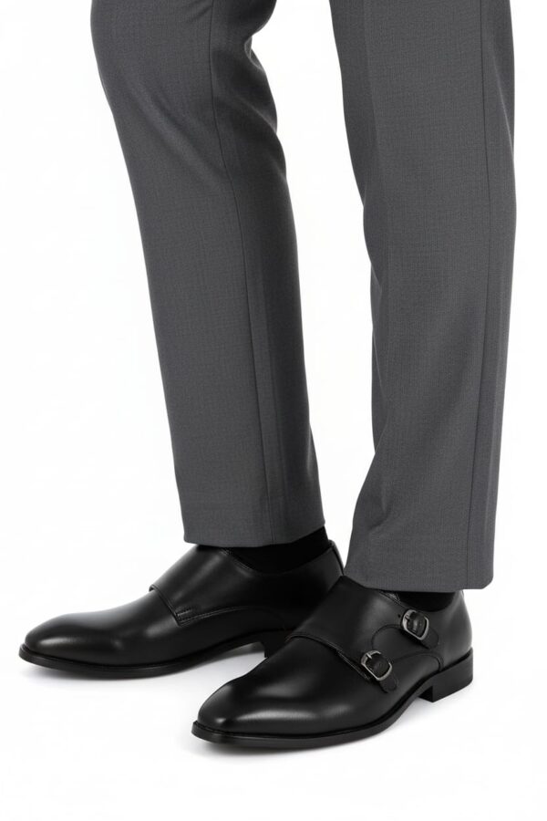 CHAUSSURE NOIRE A DOUBLE BOUCLE
