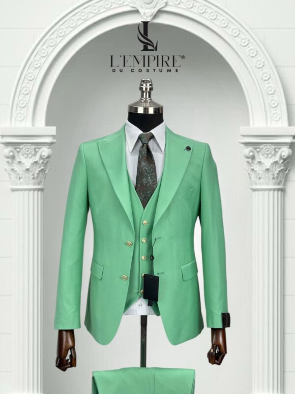 COSTUME 3 PIÈCES VERT D’EAU BOUTON DORÉ